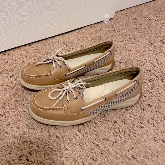 Sperry Shoes - Sperry NWOT - Women’s Tan Topsider Classic Shoe